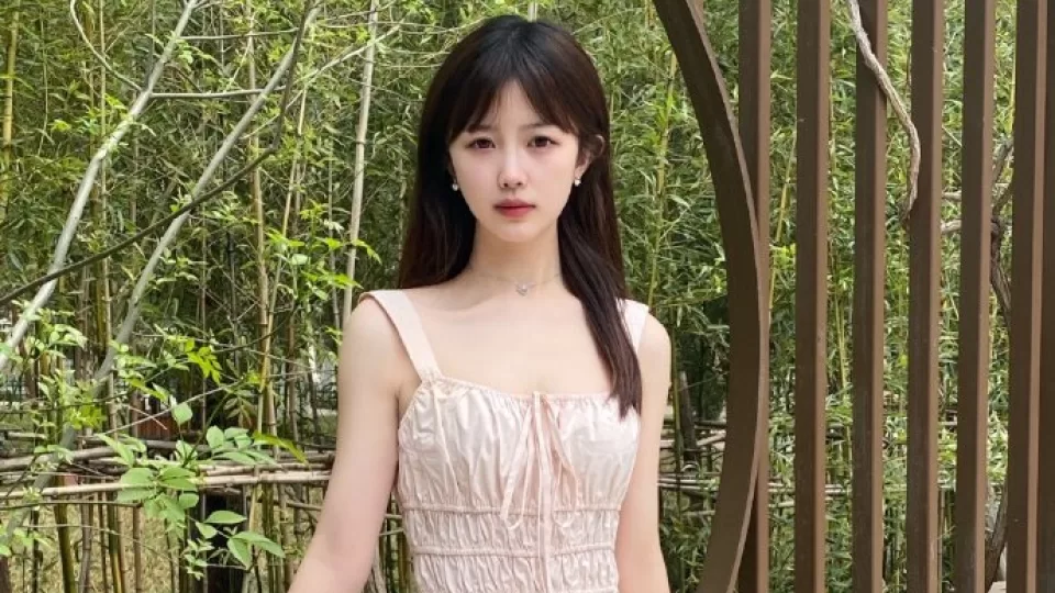 r星精选、糖心cos视频大赛与糖心vlog每日挑战：眨眼以后还在看同一个地方吗播放预览封面